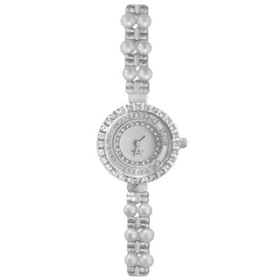 ساعت مچی عقربه‌ای کوارتز زنانه مدل لوکس بند دستبندی مرواریدی قاب دور شنی نگین دار کد ۱.۹