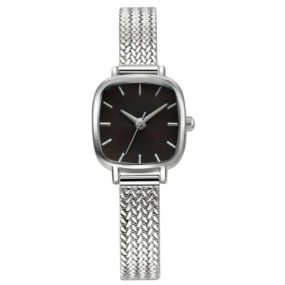 ساعت مچی عقربه‌ای کوارتز زنانه مدل مینیمال کلاسیک بند حصیری کد ۴